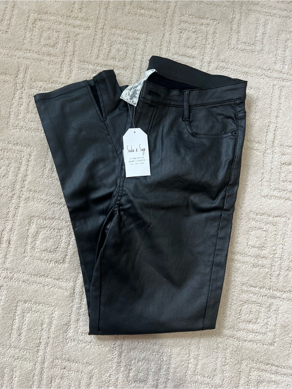 Sadie & Sage! Black Faux Leather Skinny Pants!